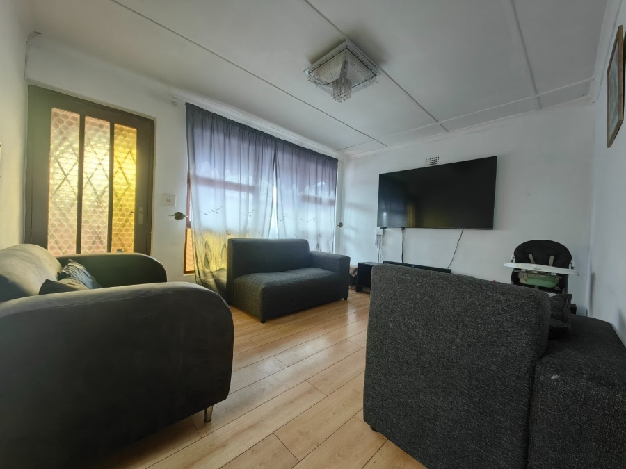 3 Bedroom Property for Sale in Lentegeur Western Cape